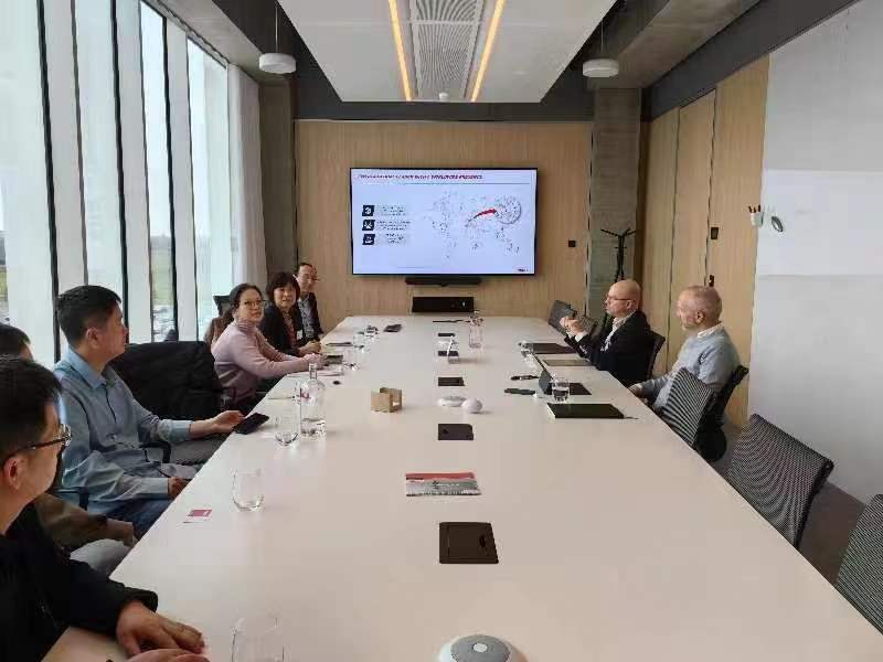 中国工程机械工业协会工业车辆分会张洁秘书长一行赴德观展 LogiMAT 2024，并到访 伟德体育平台 集团参观交流